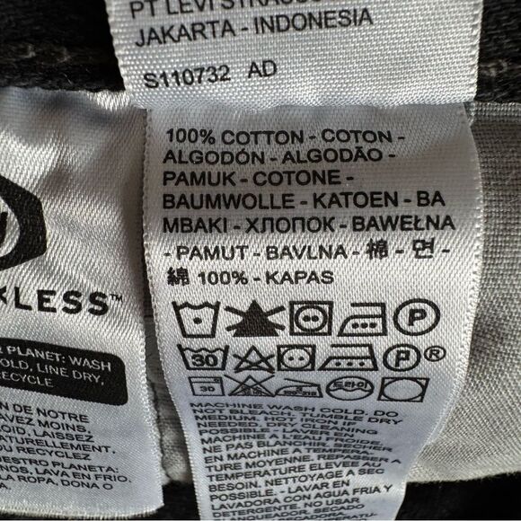 LEVI’S 501 Wise Up Black High Rise Original Denim Jeans Shorts Distressed Sz 26 - Picture 13 of 15